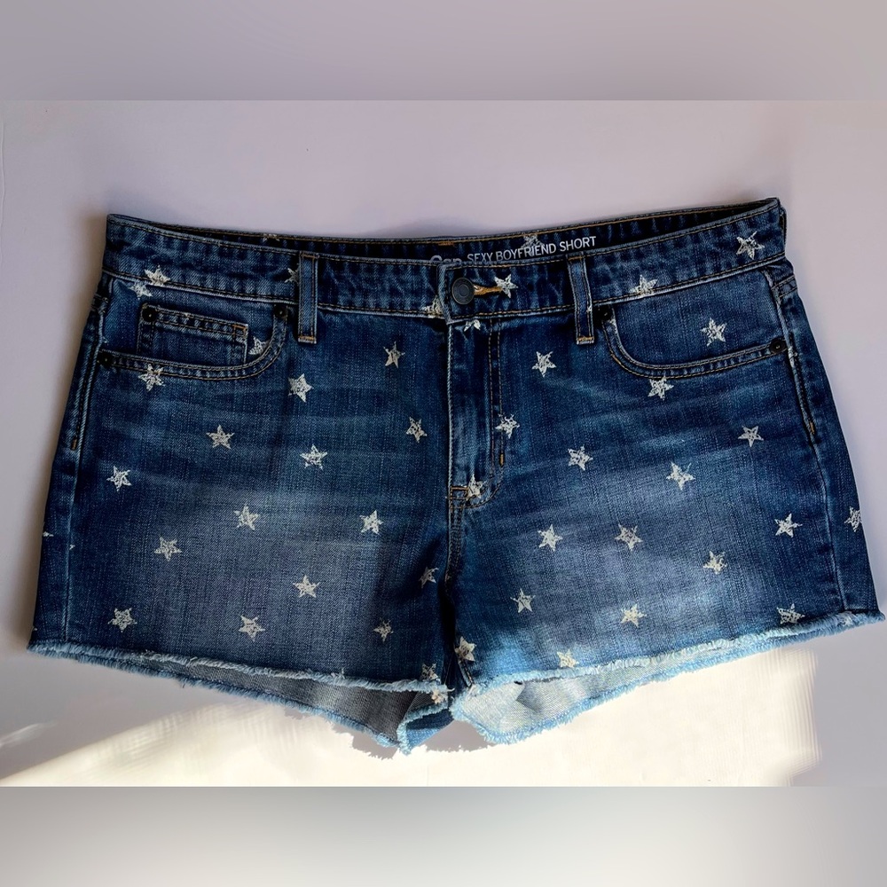 GAP•Stars Boyfriend Superstar Denim Cutoffs•sz 10/30